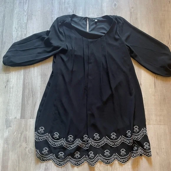 AS U Wish Size L black Embroidered Hem Pleated Front Lined Dress - Picture 10 of 11